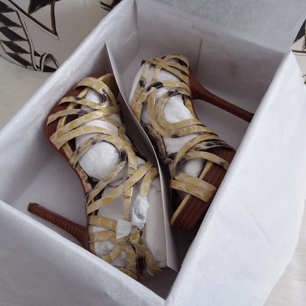 Calvin Klein 'Dylan' Caged Sandals - Picture 8 of 8